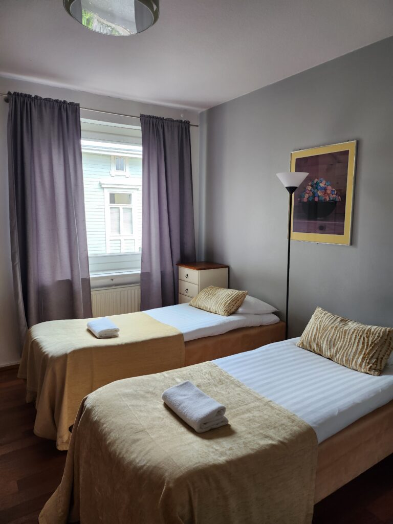 Room for 4 at Tammisaren kaupunginhotelli.